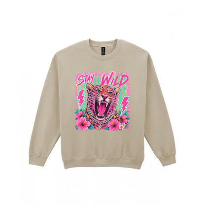 Stay Wild Leopard T-Shirt & Sweatshirt Sweatshirt in Sand